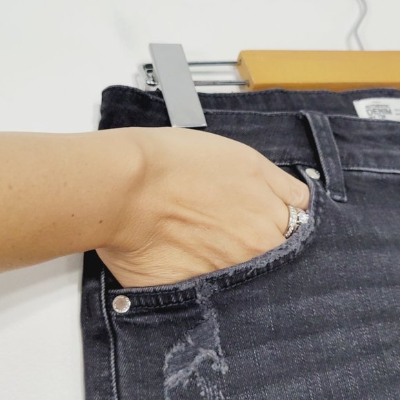 Zara Authentic Denim Jean Shorts Black Cut Off Raw Hem Distressed Pockets Size 4 - Picture 7 of 11